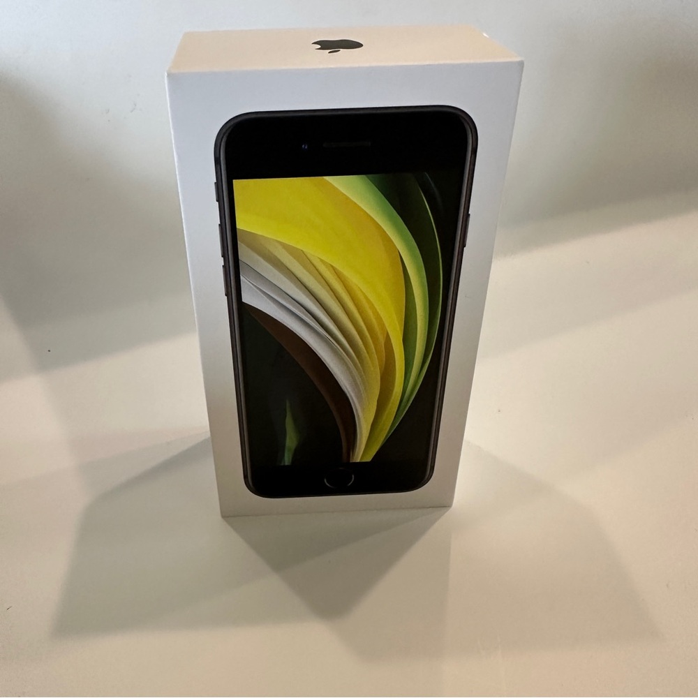 Apple iPhone SE 128GB Black Box ONLY